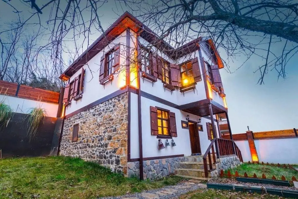 Трабзон: Hadji Amina Villa with Car Rental