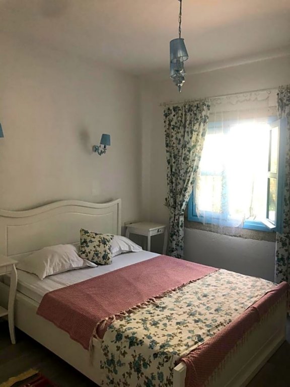 Чешме: Çakir Bey Hotel