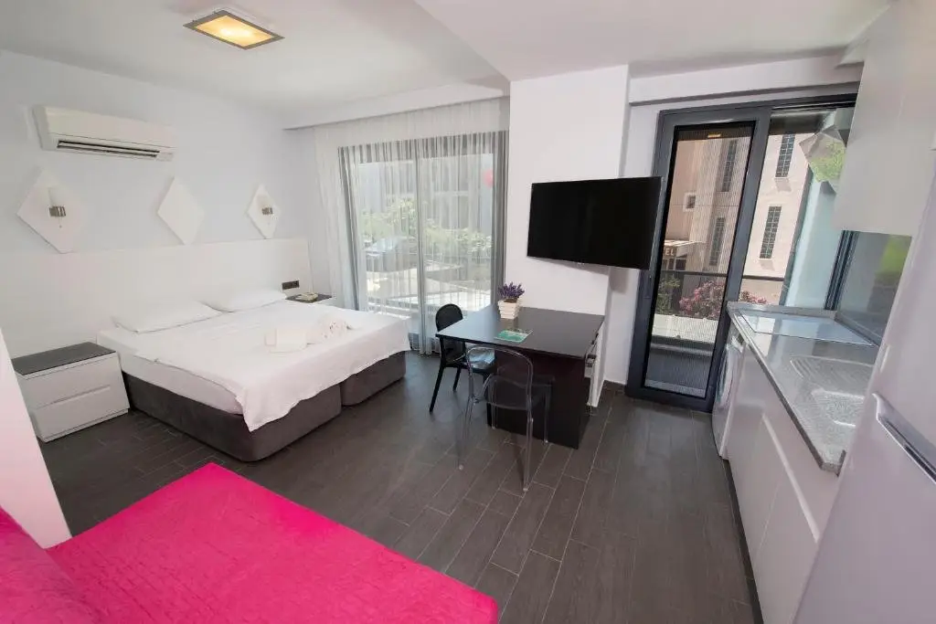 Чешме: Mert Hotel
