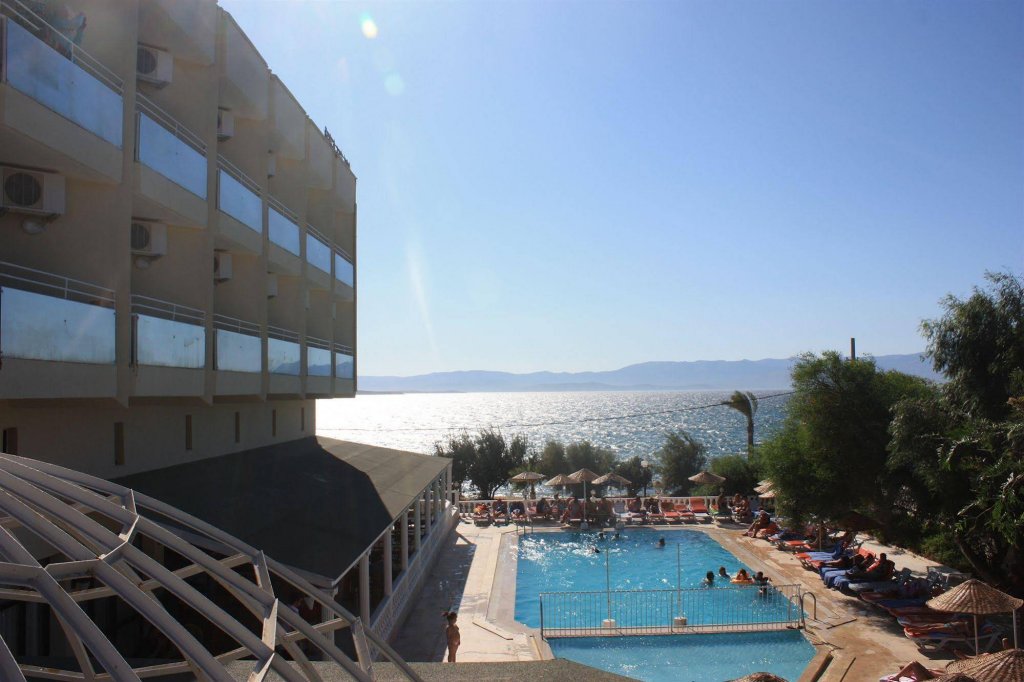 Poseidon Cesme Resort — фото 1