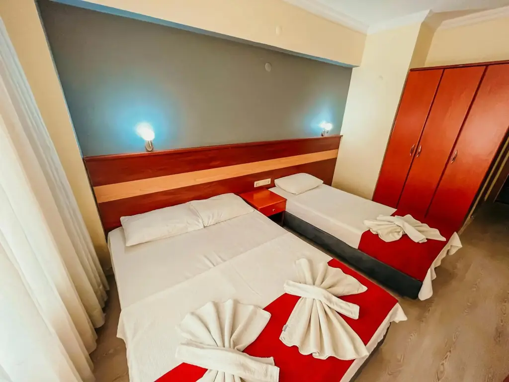 Дидим: Hotel First Class