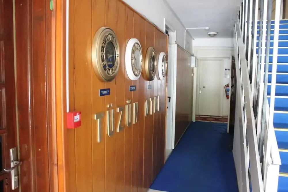 Эдремит: Tuzun Hotel