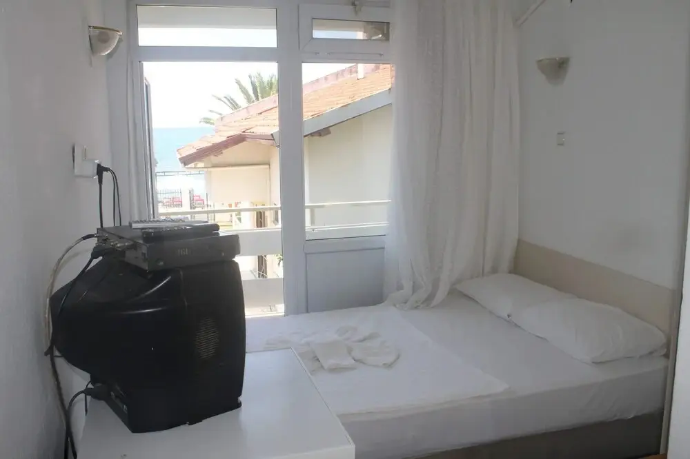 Эдремит: Tuzun Hotel