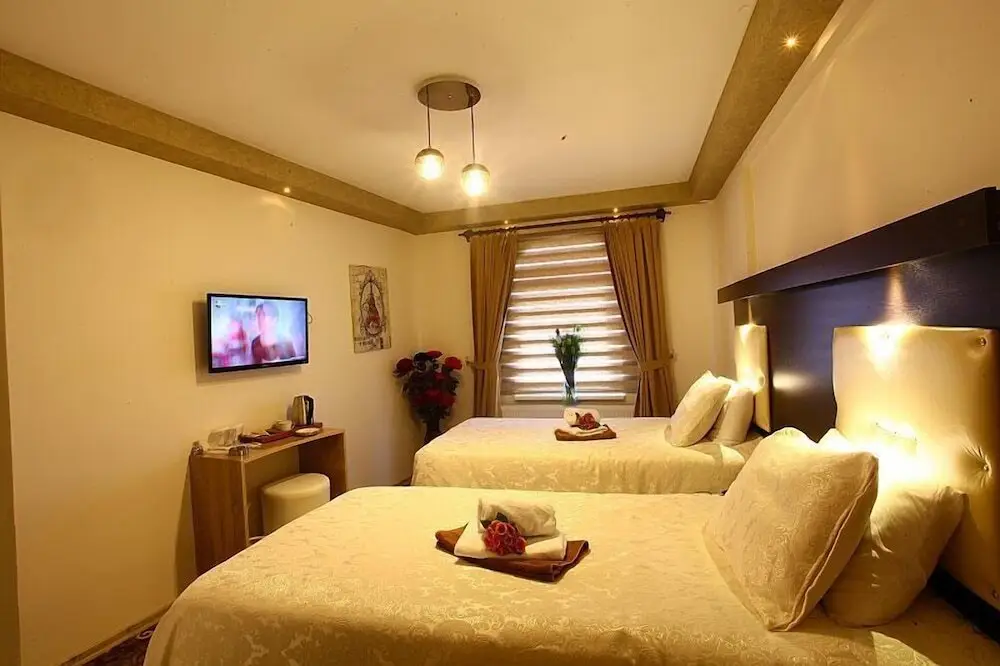 Унье: City Hotel