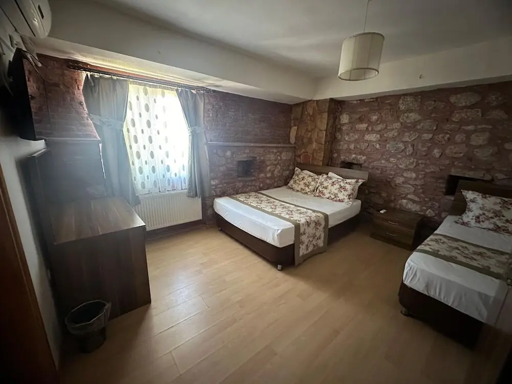 Тевфикие: Odunluk Tas Konak Otel