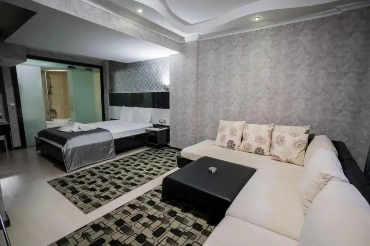 Карахаит: Halley Hotel