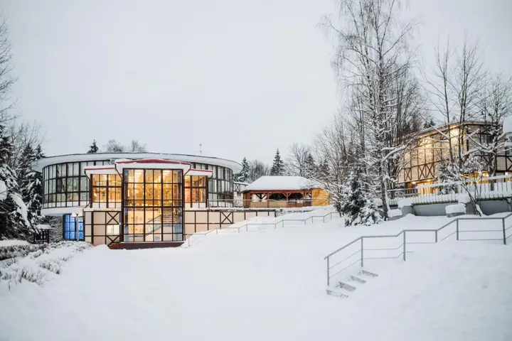 Пешки: LESNOY Park Hotel