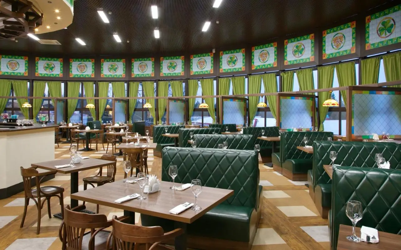 Пешки: LESNOY Park Hotel