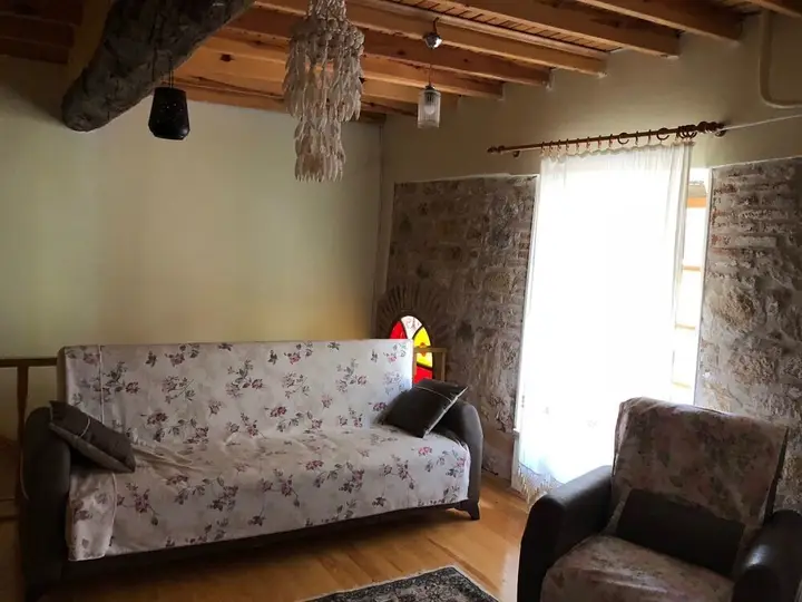 Айвалык: Tarihi Kucuk Tas Konak
