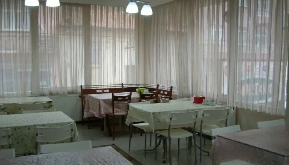 Демирчи: Hotel Sungur