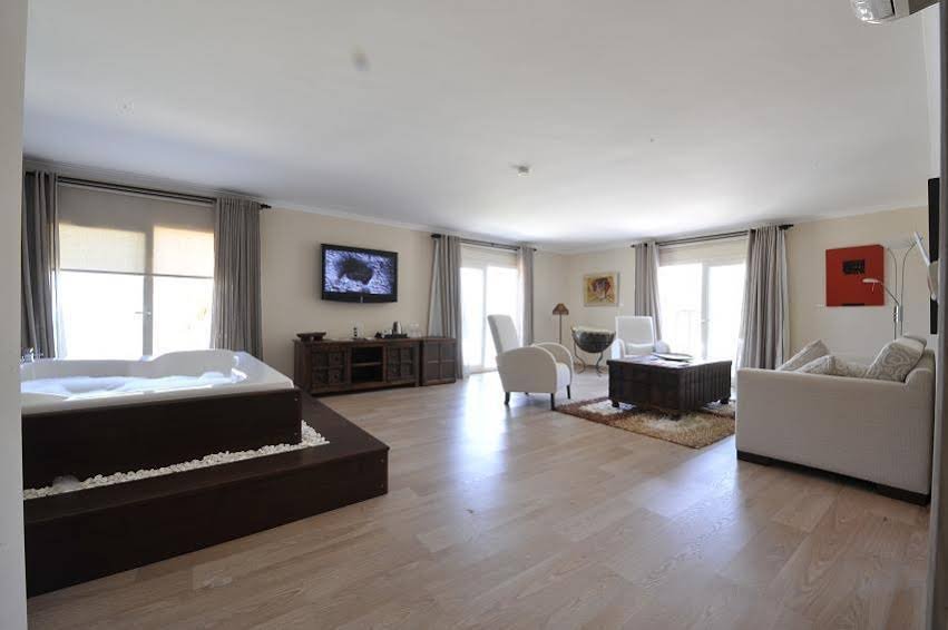 Торба: Casa DellArte Hotel of Arts & Leisure
