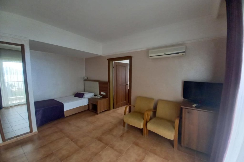Мармарис: Caprice Beach Hotel