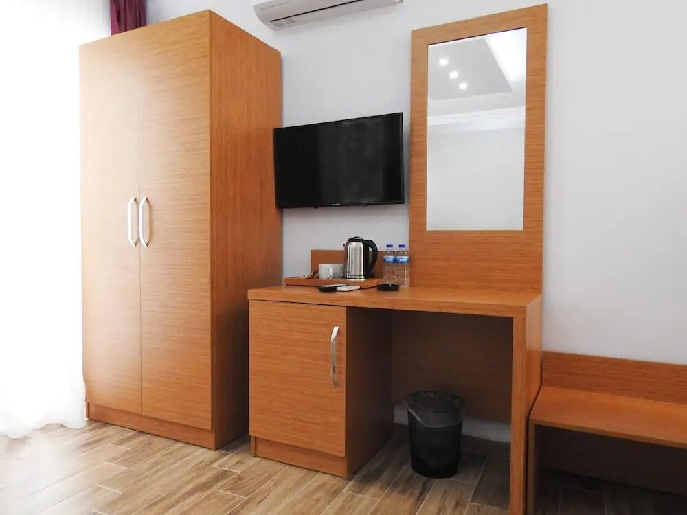 Мармара: Queen Hotel