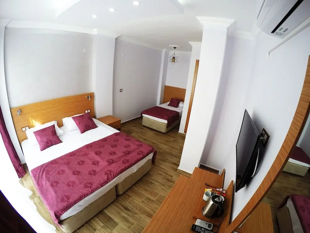 Мармара: Queen Hotel