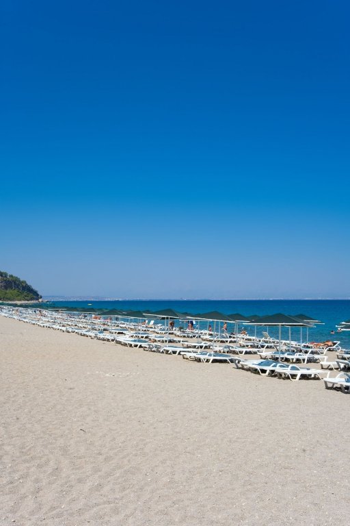 Текирова: Larissa Inn