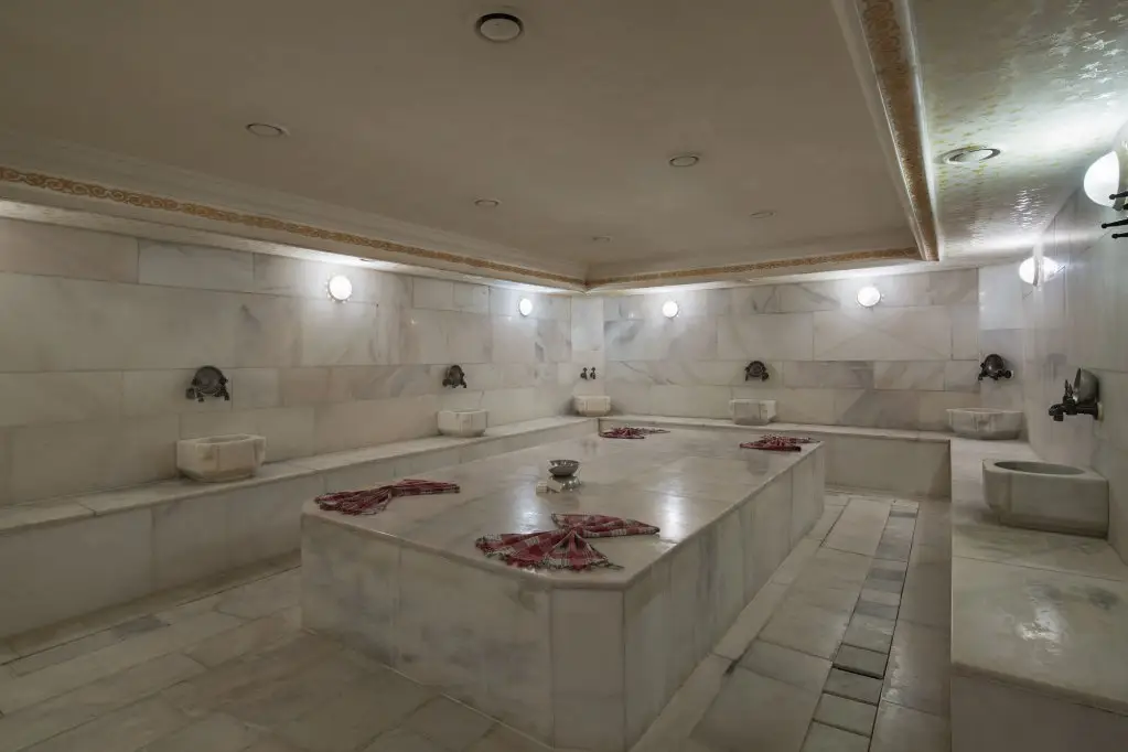 Текирова: Larissa Inn