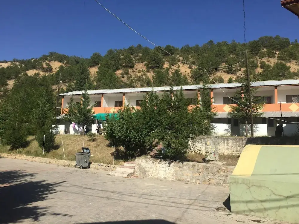 Кесенозу Кою: Pavlu Termal Otel