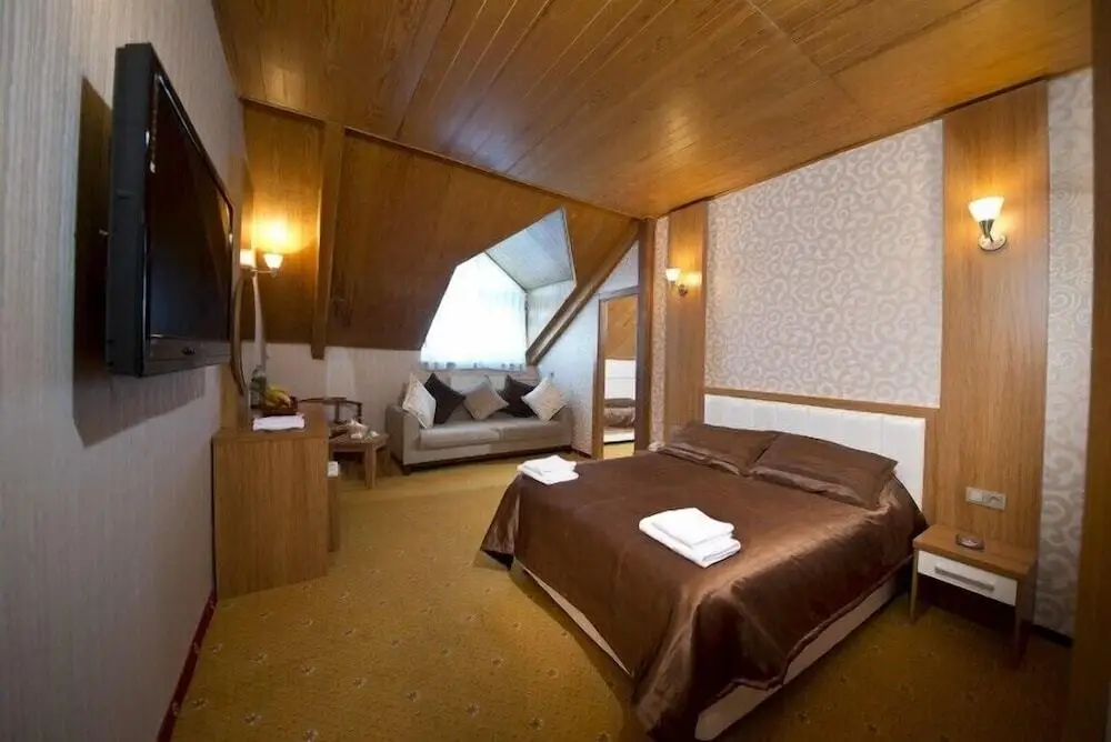 Сарыкамыш: Hotel Camkar