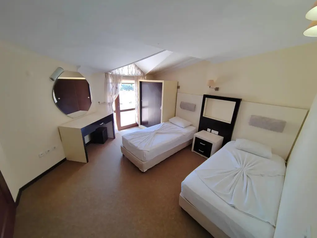 Эдремит: Afrodit Termal Hotel / Gure