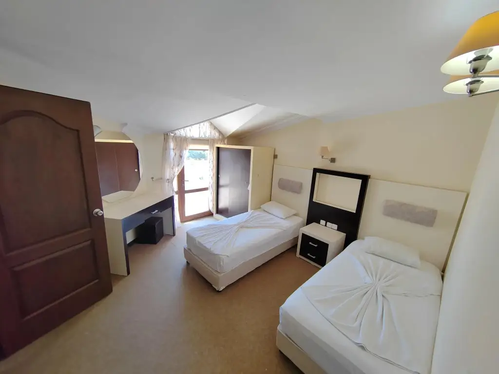 Эдремит: Afrodit Termal Hotel / Gure