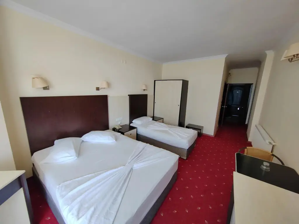 Эдремит: Afrodit Termal Hotel / Gure