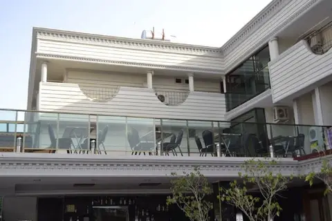 Britannia Hotel — фото 1