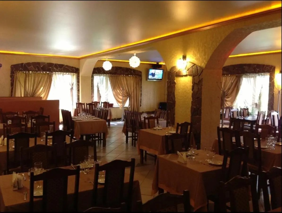 Верзилово 1: Hotel Maximaldi