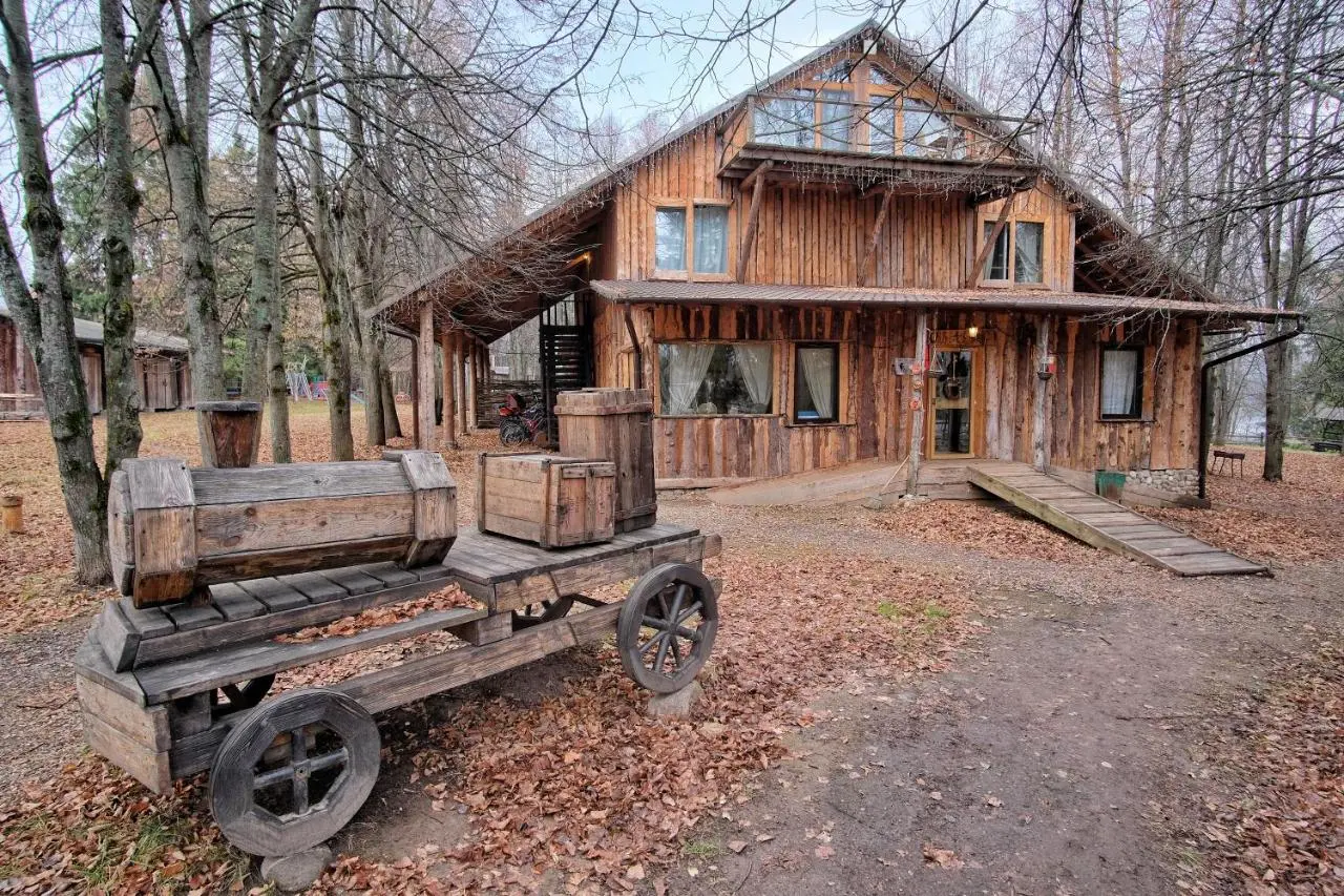 Трусово: Ethno-Park Usadba Rybatskoye