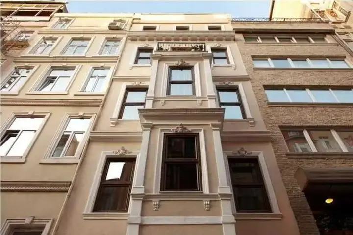 Стамбул: Lush Houses Mis Street