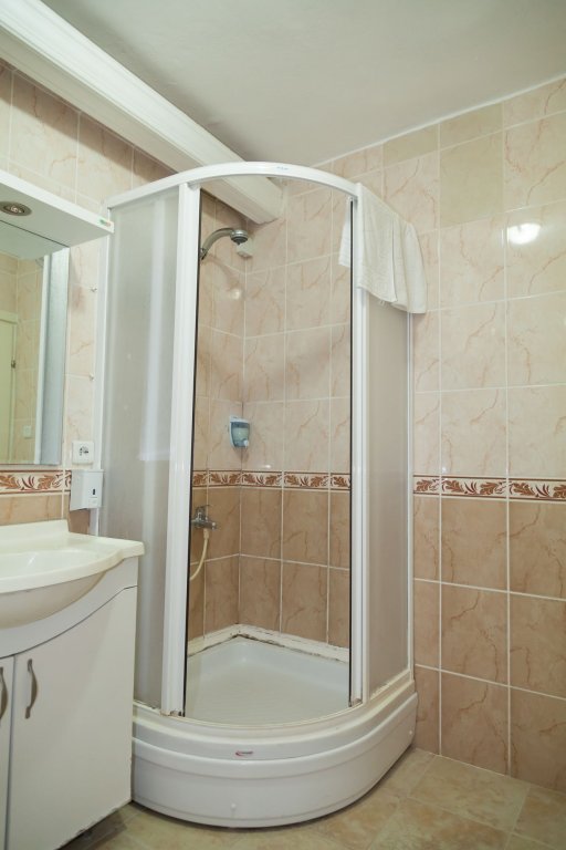 Айвалык: Koboroz Otel