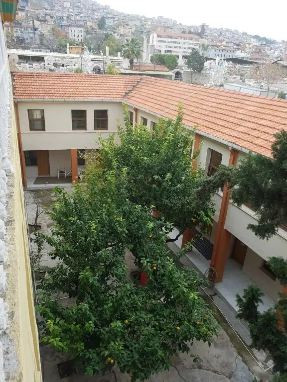 Измир: Tarihi Manisa Akhisar Oteli