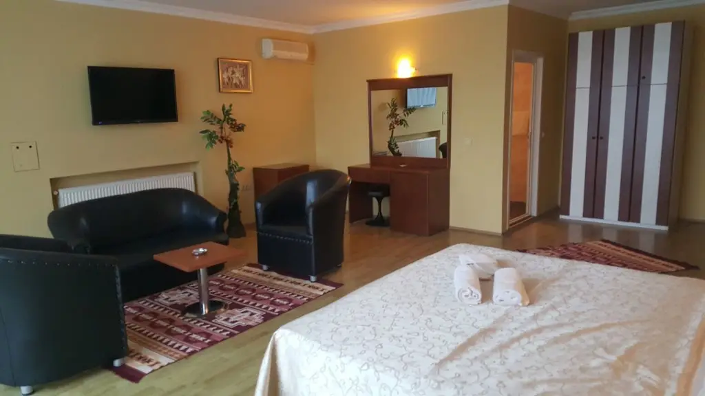 Бююкчекмедже: Ata Hotel Kumburgaz