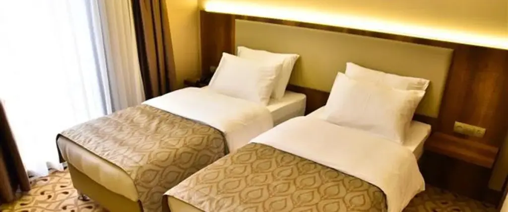 Тиреболу: Hebo Marina Hotel
