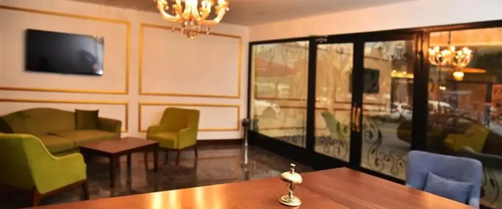 Тиреболу: Hebo Marina Hotel