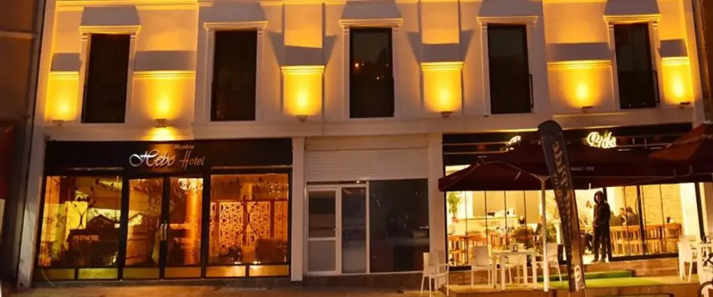 Тиреболу: Hebo Marina Hotel