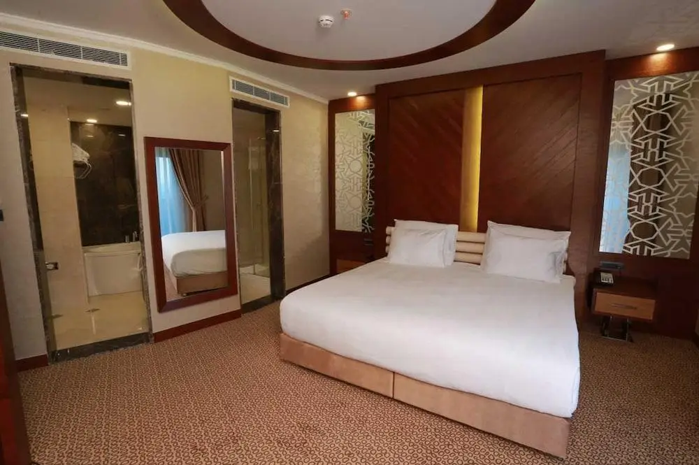 Османие: Royalton Hotel