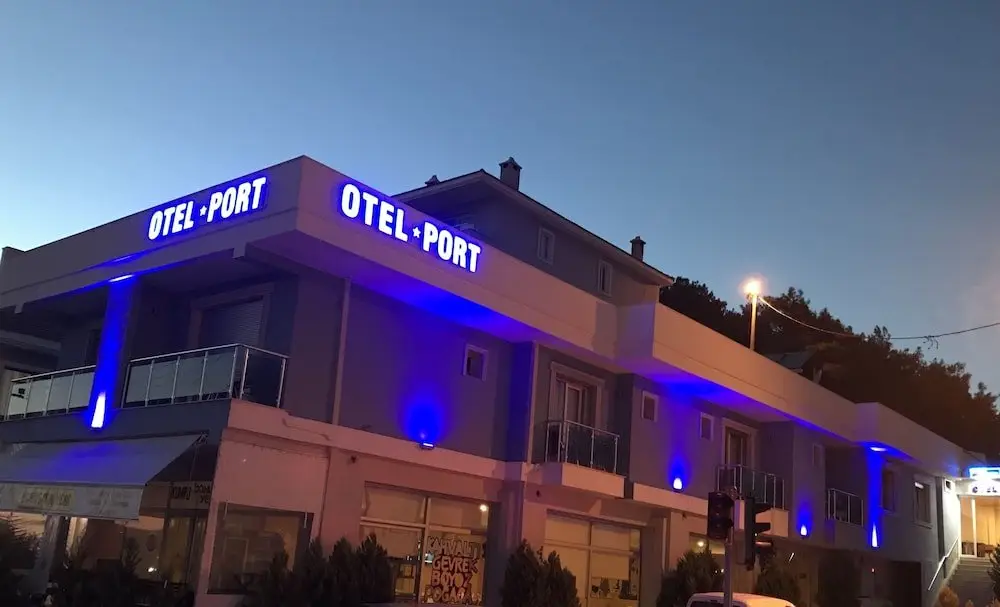 Чешме: Otel Port