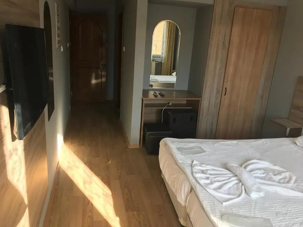 Усак: Sahlan Otel