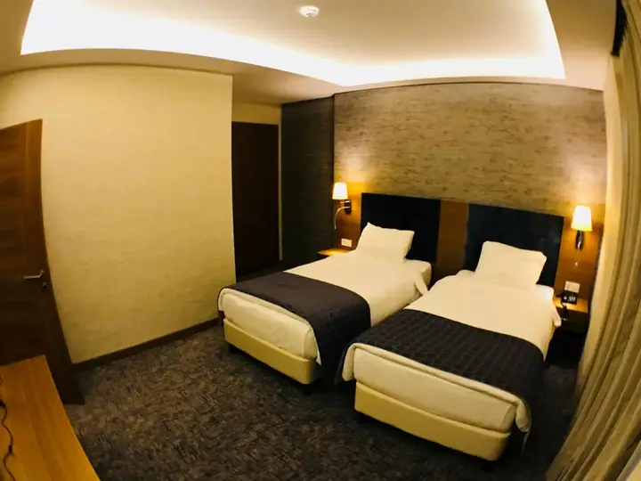 Зара: Garden Zara Hotel