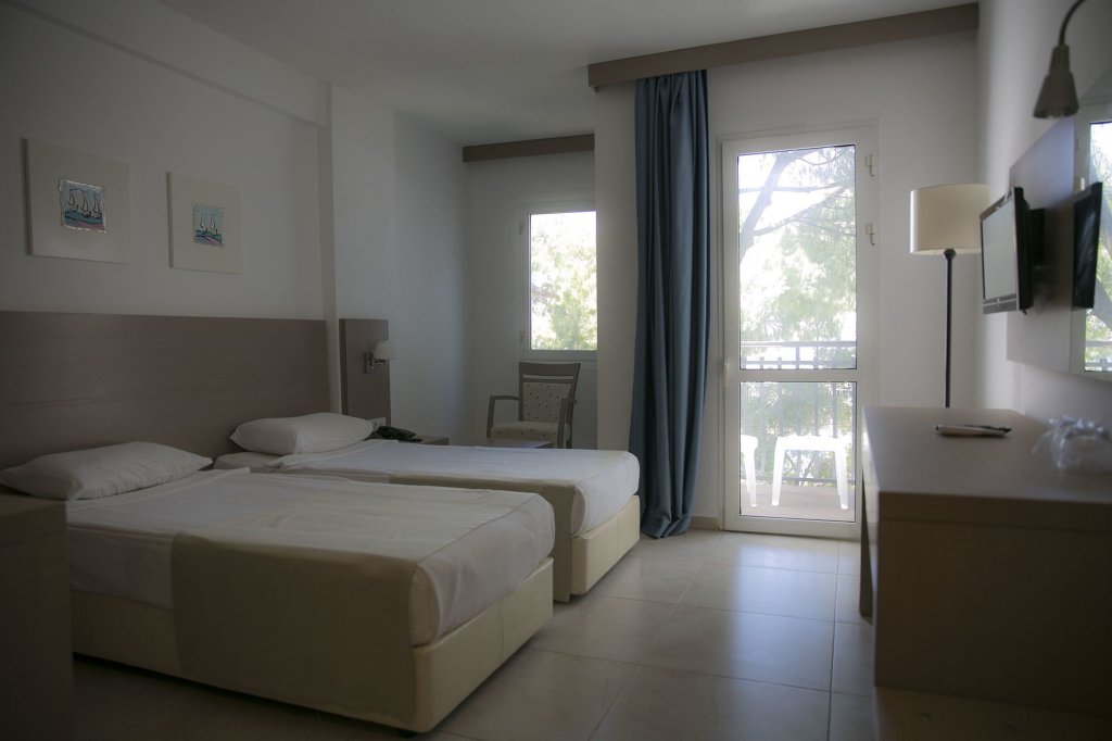 Бодрум: Bodrum Sea Side Beach Club Hotel