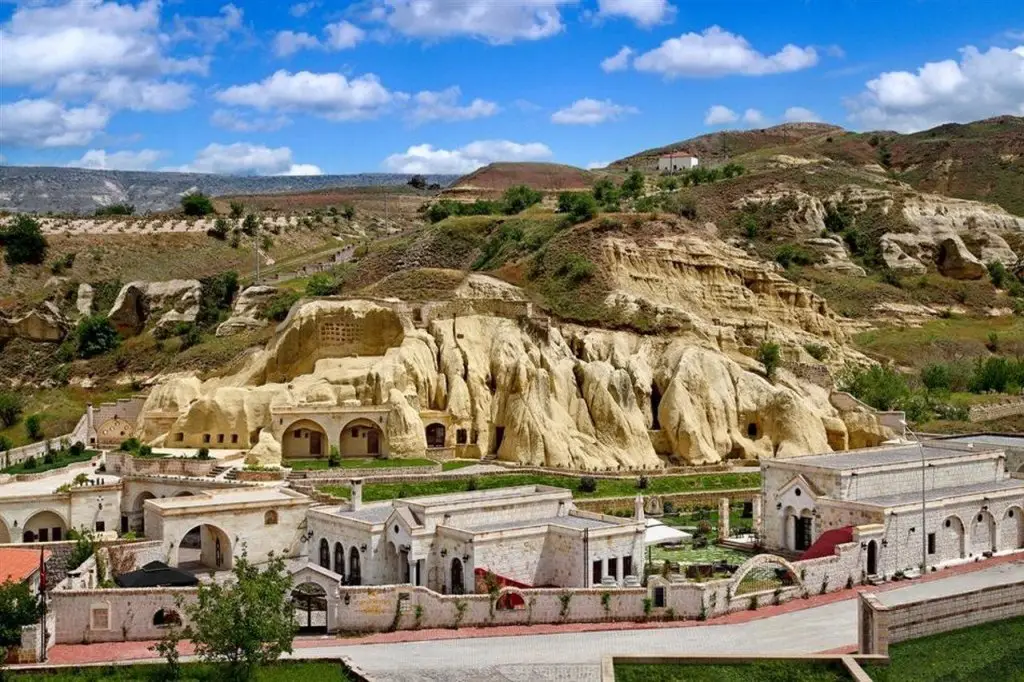 Отель Seraphim Cave Suites & Spa — фото 1