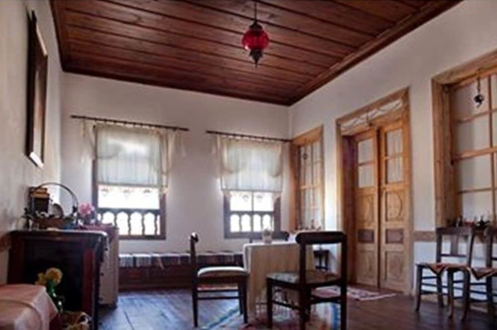 Шириндже: Masal Pansiyon