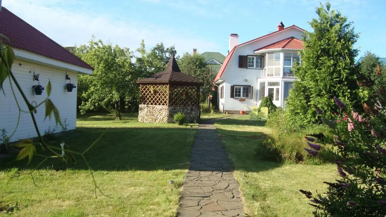 Борзые: Summer house