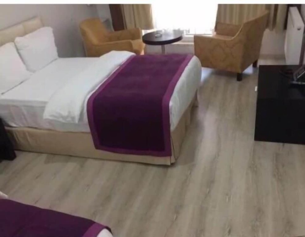 Ван: Era Gold Hotel