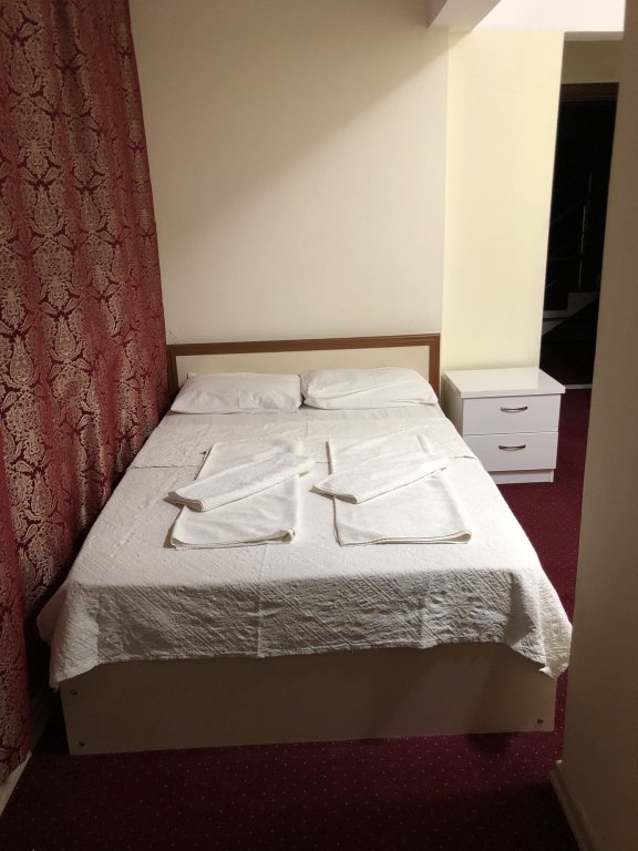Айвалык: Hotel Sarayevo