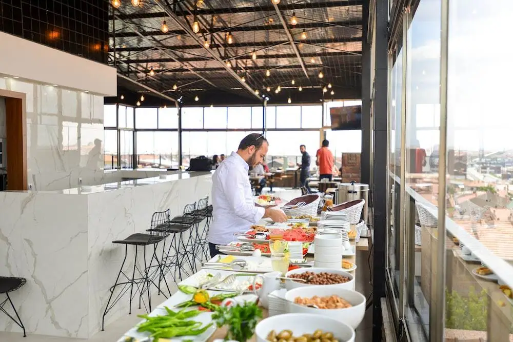 Усак: Nest Hotel