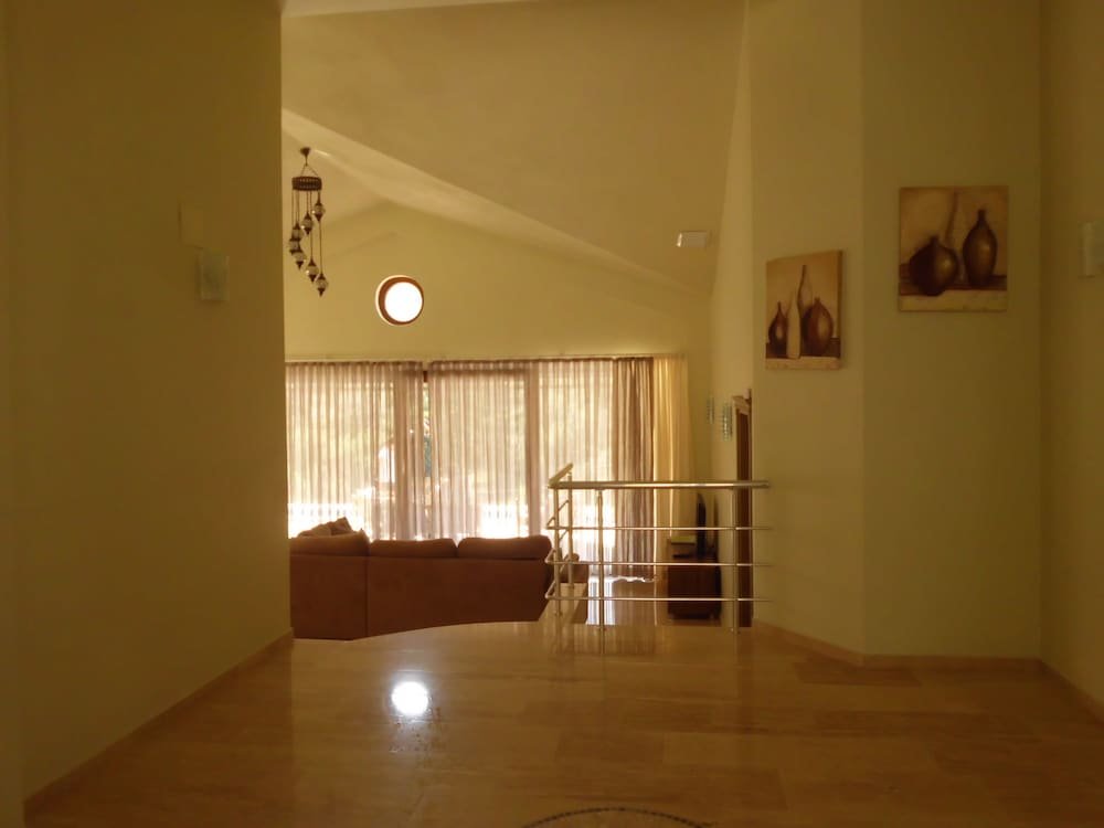 Турунч: Homes Etc. Estates