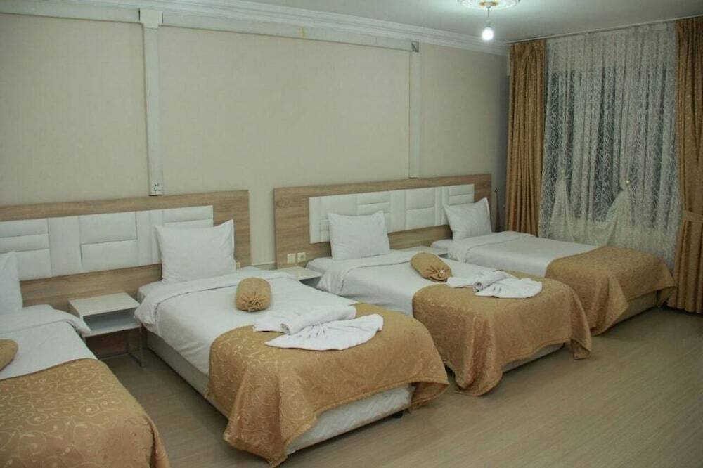 Ван: Imperial Tower Hotel
