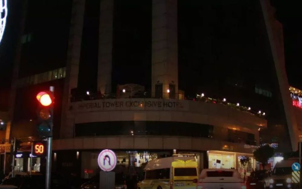 Ван: Imperial Tower Hotel