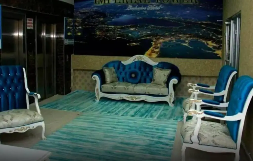 Ван: Imperial Tower Hotel